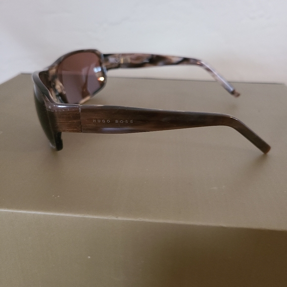 Vintage Women\'s Hugo Boss Sunglasses main image 5